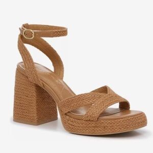 Crown Vintage Dylann Sandal Like New size  10